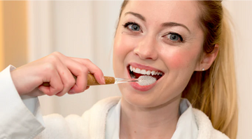 The Great Debate: To Floss or Brush First? What is the right way to do your daily dental drill?